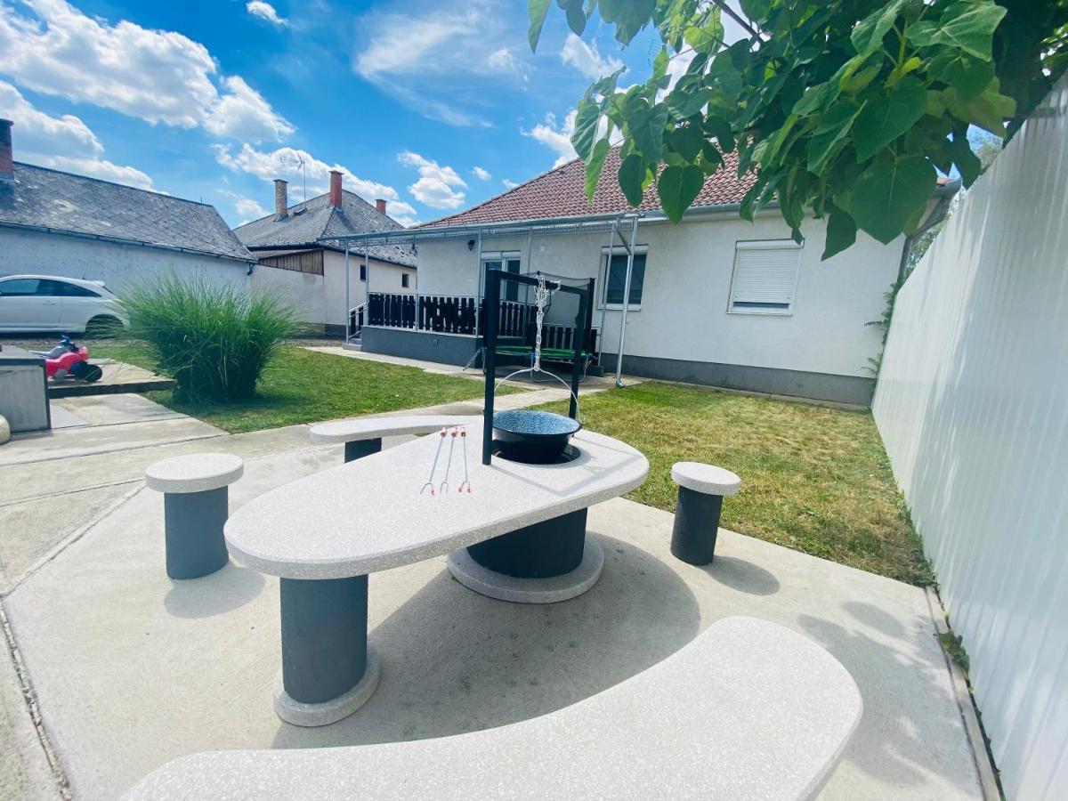 Pandora Pool Apartman Hajdúszoboszló Zewnętrze zdjęcie