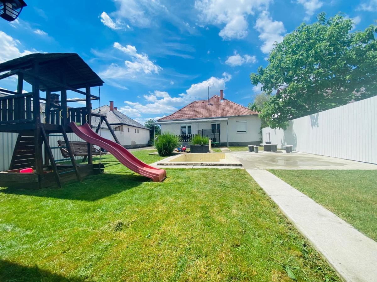 Pandora Pool Apartman Hajdúszoboszló Zewnętrze zdjęcie