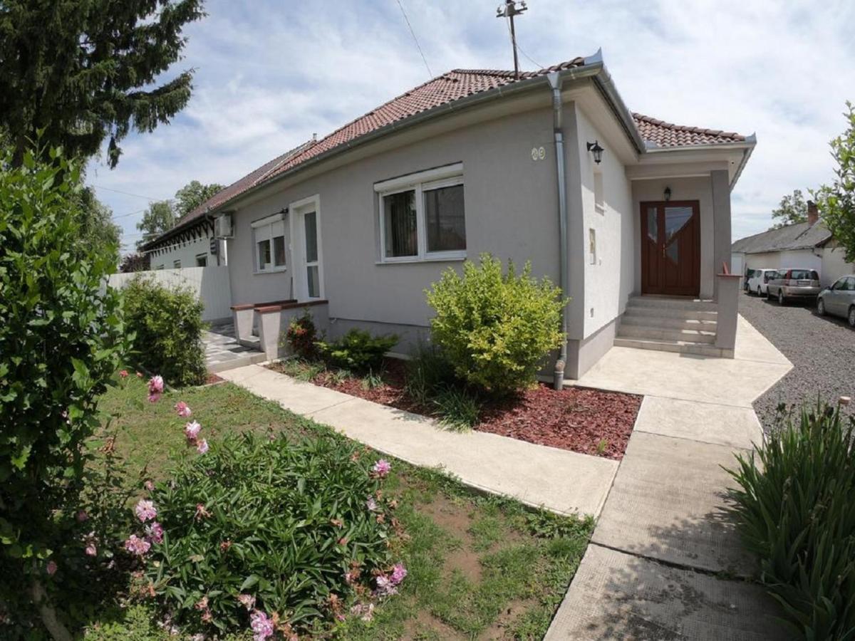 Pandora Pool Apartman Hajdúszoboszló Zewnętrze zdjęcie
